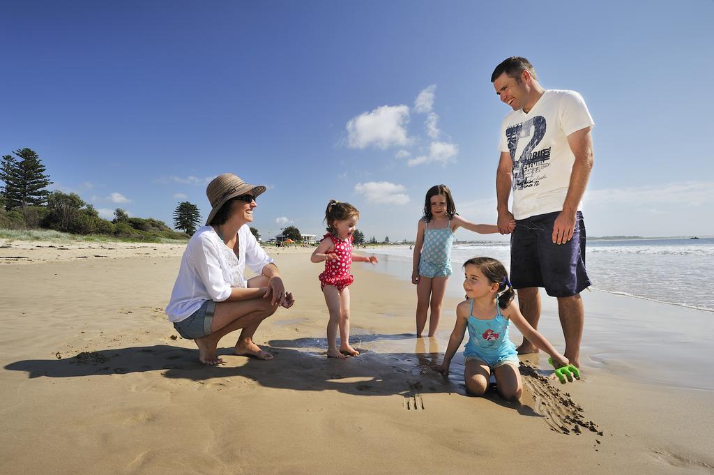 Hotel Nrma Stockton Beach Holiday Park Esterno foto