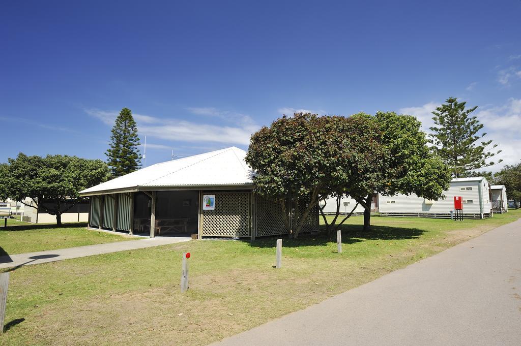 Hotel Nrma Stockton Beach Holiday Park Esterno foto